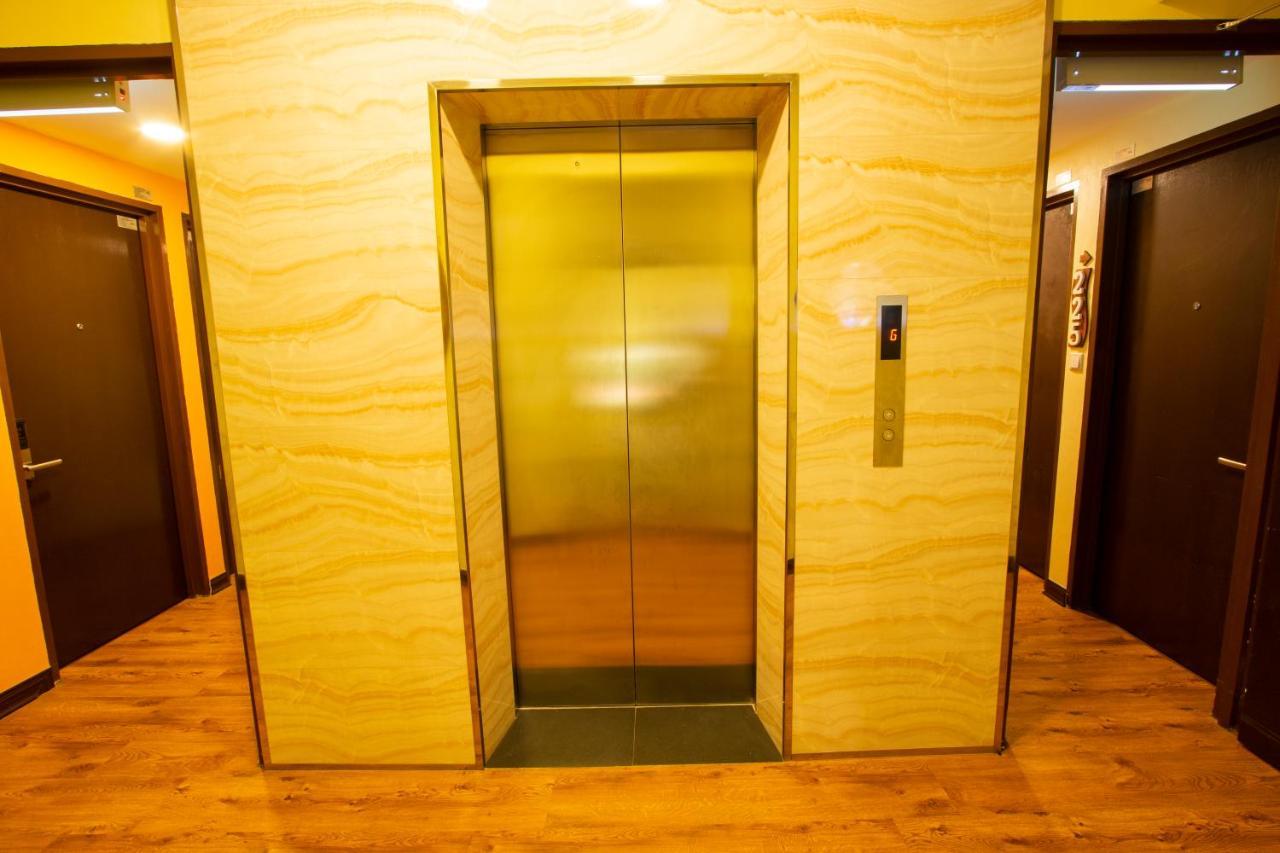 Expo Hotel ラブアン エクステリア 写真