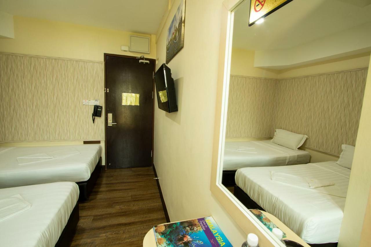 Expo Hotel ラブアン エクステリア 写真